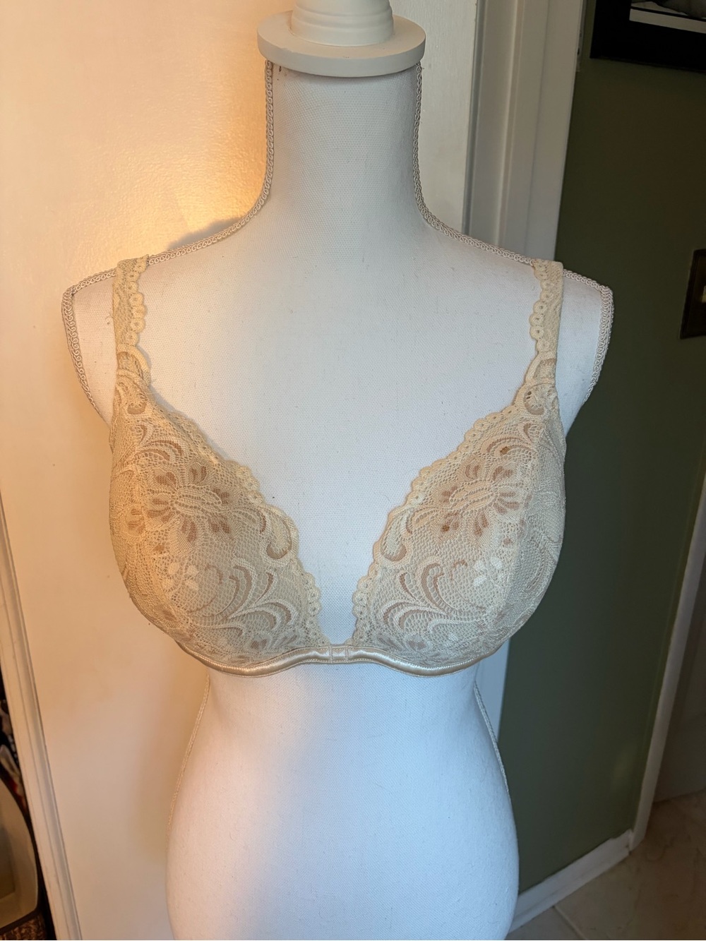 Cacique Beige Lace Plunge Bra with Scalloped Trim